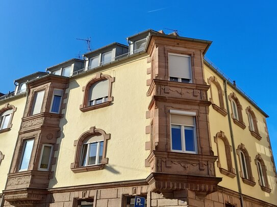 ** Sanierte 2-Zimmer-Dachgeschosswohnung in Nürnberg-Maxfeld zu vermieten **