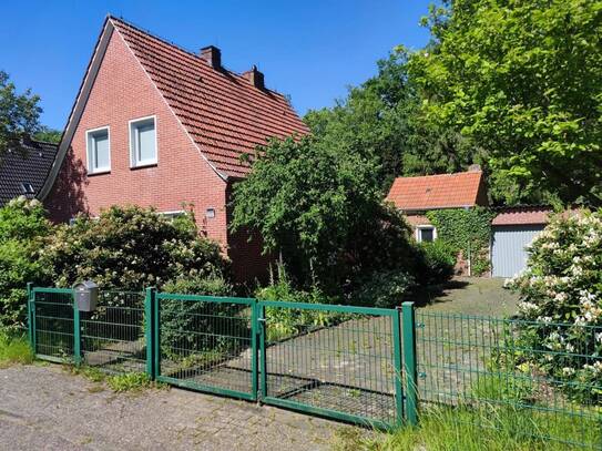 Renoviertes u. gemütliches Wohnhaus - mit neuer Heizung u. Garage auf einem schönen Grundstück