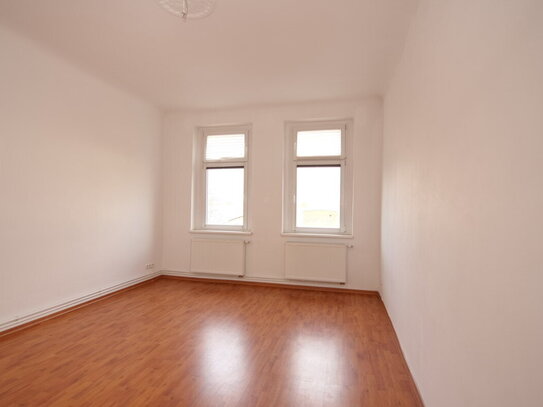 Single-Wohnung in Weißensee: Bezugsfrei ++ 1 Zimmer ++ Küche separat ++ fußläufig zum See!