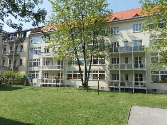 Gemütliche 2-Raumwohnung mit Blick in begrünten Innenhof