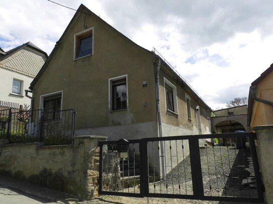 Teilsaniertes EFH mit Grundstück und Holzgartenhaus in ruhiger Randlage zu verkaufen!