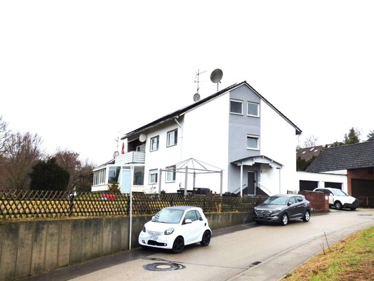 Attraktives Mehrfamilienhaus mit drei Wohneinheiten, Solaranlage und Photovoltaik, Doppelgarage, ca. 304 m² Wohnfläche…