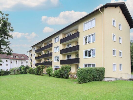 Herrlicher Bergblick: Leerstehende, großzügige und sehr gepflegte 4-Zimmer-Wohnung idyllisch gelegen