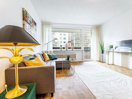 Renovierte 2-Zimmer Wohnung mit Balkon, Aufzug und Stellplatz. Sofort frei!