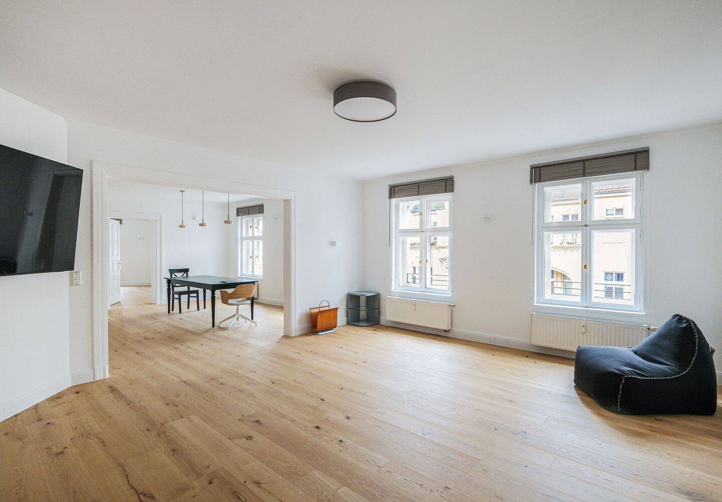 Erstbezug nach umfassender Sanierung: Charmante Altbauwohnung in zentraler Kiezlage - Photo 1