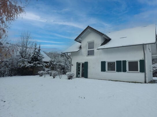 Traumhaftes Einfamilienhaus! Mit Erdwärme Heizung und zentrumsnah auf ca. 1000 m² großem Grundstück.