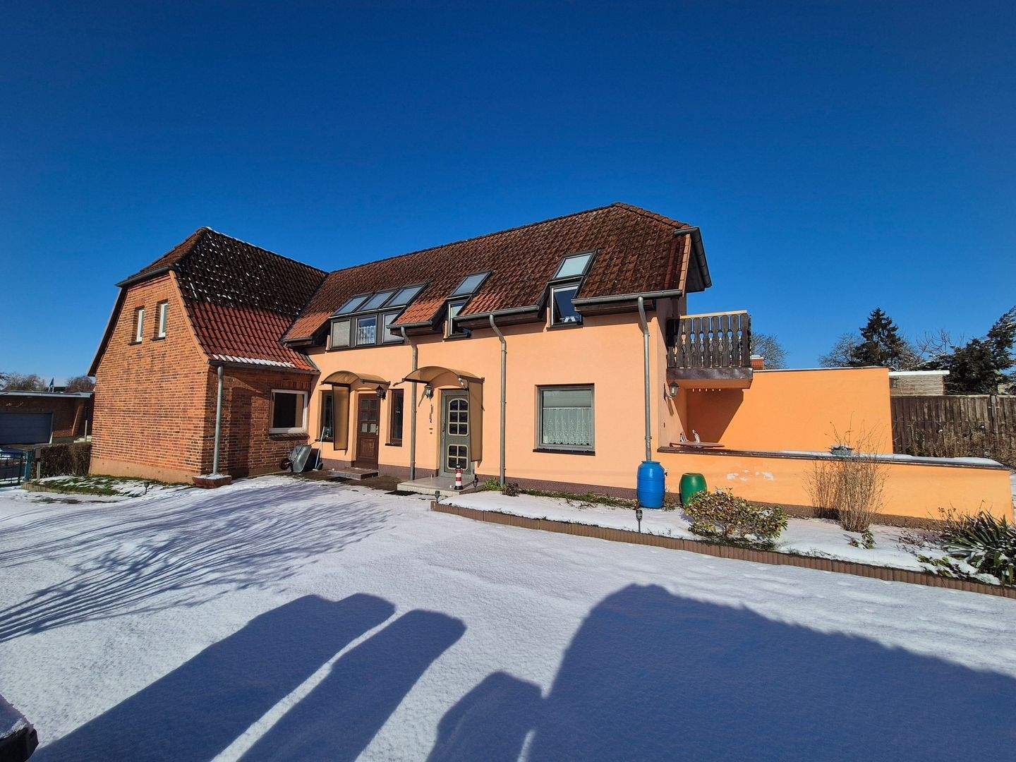 Immobilie in Sternberg - Großzügige Doppelhaushälfte mit 2 Wohneinheiten auf großem Grundstück in zentraler Lage von Sternberg - Bild 0