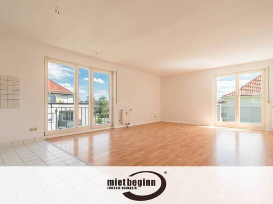 EINBAUKÜCHE - BALKON - BLICK - HELL & FREUNDLICH - TAGESLICHT-DUSCHBAD - TIEFGARAGENSTELLPLATZ