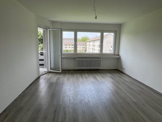 *In Renovierung* Moderne 3 Zimmerwohnung mit Balkon