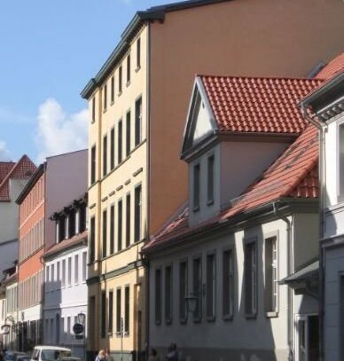 große, ruhige 2-Zi.DG Whg mit Blick auf die Marienkirche. im Herzen der Altstadt, für Jung und Alt