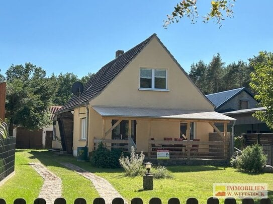 Gemütliches EFH mit großen Carport in Waldrandlage