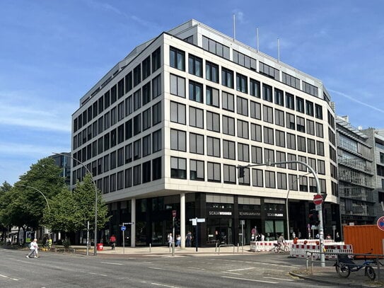 Bürofläche mit Blick auf den Michel