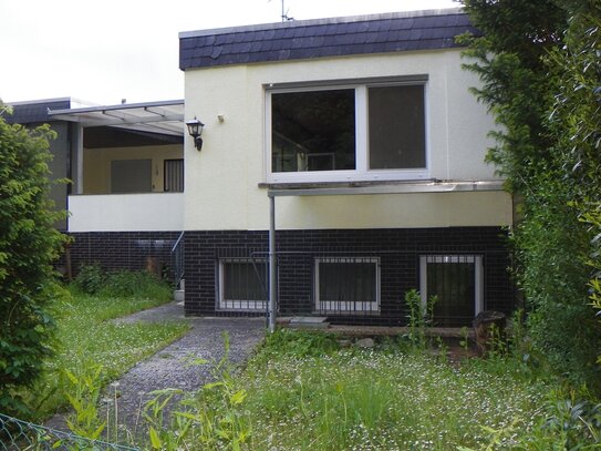 MAINTAL-Dörnigheim, schöner Atrium-Bungalow in ruhiger, direkter Waldrandlage, gr. Terrasse, Garage