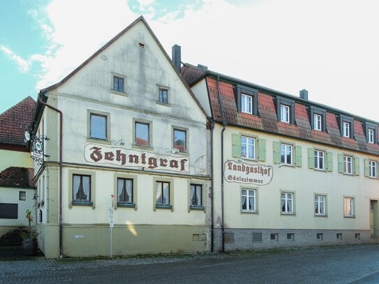 Mehrfamilienhaus mit Rohbau