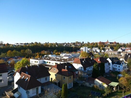 Gemütliche Dachgeschosswohnung mit schöner Dachterrasse und herrlichem Blick über die Stadt!