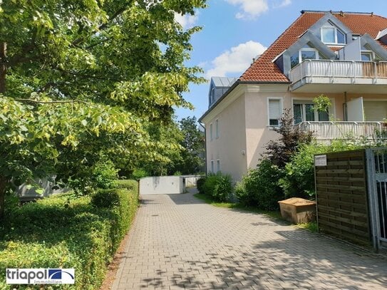 Kleine und gemütliche 3-Zi.-Whg. im Dachgeschoss, mit Laminatboden und Balkon in Dresden Weißig.