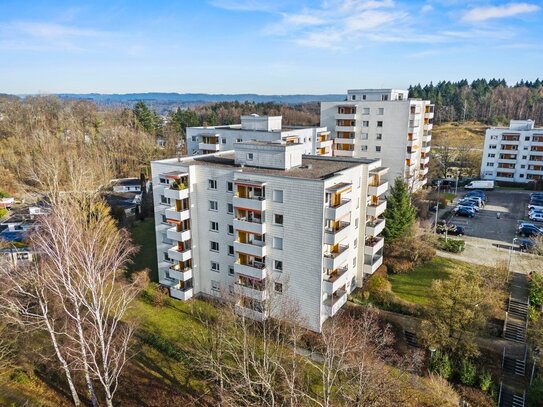 gepflegte, sonnige 2-Zimmer-Wohnung mit schöner Aussicht und Lift