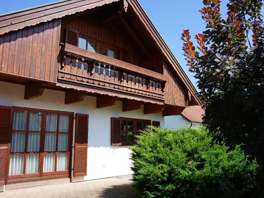 NEU! Charmantes Landhaus mit großem Garten!