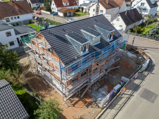 Traumhafte Souterrain Wohnung mit Gartenanteil nach KfW 40 - EH QNG Standard