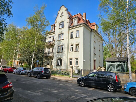 Grüne und ruhige 2 Zimmerwohnung, Nähe Uniklinikum mit Balkon