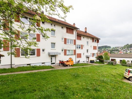 Großzügige Erdgeschoss Wohnung mit Balkon