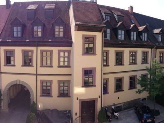 Helle 2,5-Zimmerwohnung im Barockhaus Würzburg Altstadt