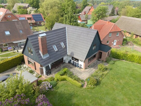 Großzügiges Einfamilienhaus Seenähe, Sauna, Innen- und Aussenkamin, Terrasse, Carport & 2 Stellplätze