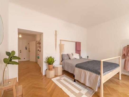 Neu renovierte 1 ZIMMER Wohnung