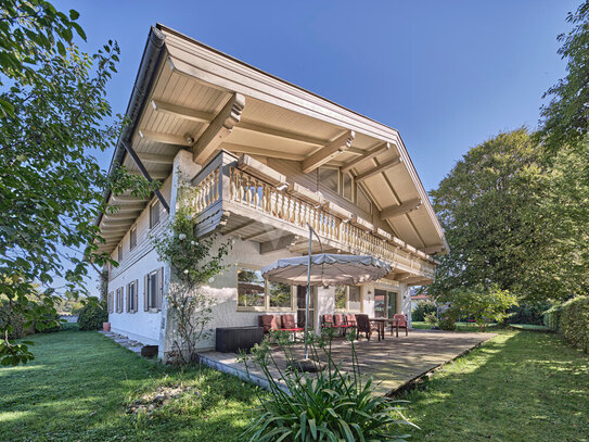 Außergewöhnliches großzügiges Landhausdomizil in ruhiger Lage, 5 Min. zu Fuß an den Chiemsee