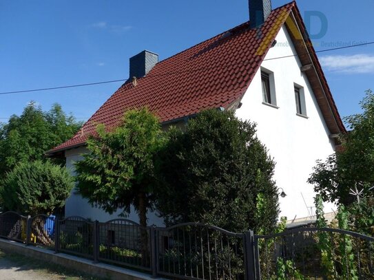 Geräumiges Einfamilienhaus mit zwei Baugrundstücken - Erholungsidylle und Potenzial in einem