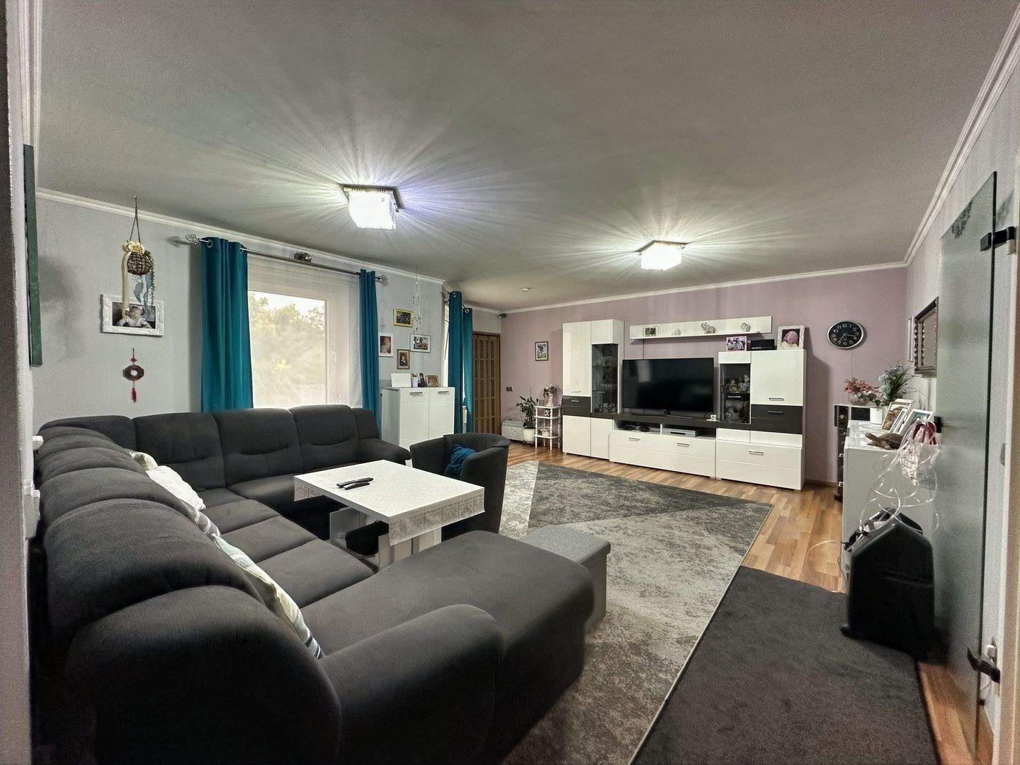 renovierte 3 Zimmer Wohnung, vollmöbliert