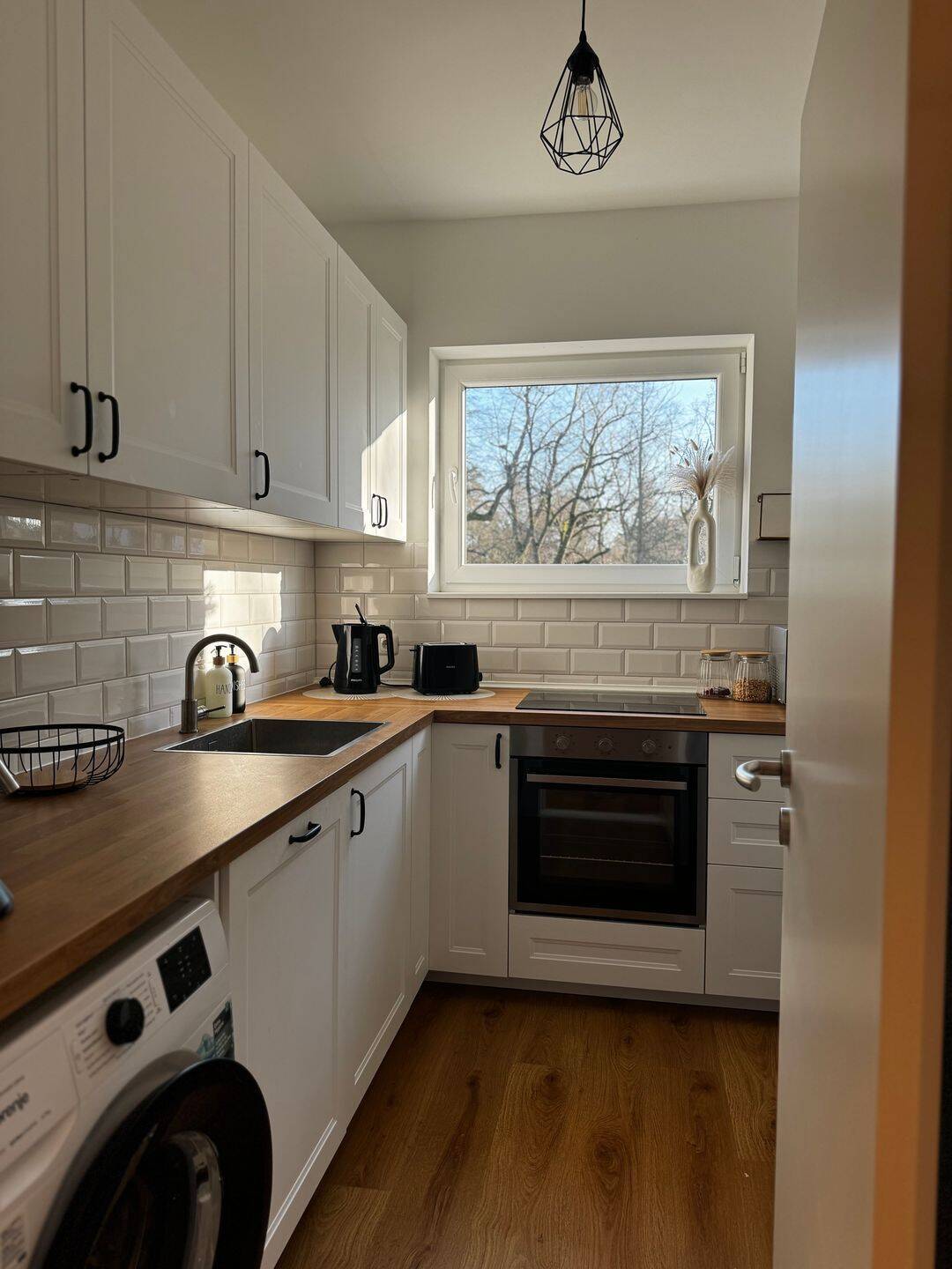 Komplett möblierte Wohnung auf ZEIT - Foto 1