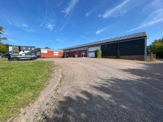 Produktions- oder Lagerhalle in der Wiebelsheide mit Büroflächen und Rolltoren