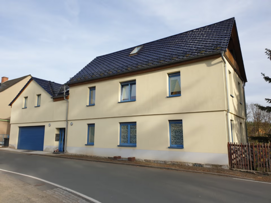 Charmantes Zweifamilienhaus in bester Lage - Vielseitigkeit und Komfort in Saalburg-Ebersdorf