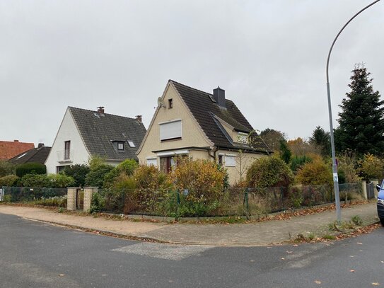 Baugrundstück für Doppel- oder Einfamilienhaus in schöner Wohnstraße