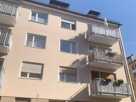 Nähe Wöhrder See !!! Sehr schöne 3-Zimmer-Wohnung mit Süd-Balkon und Einbauküche