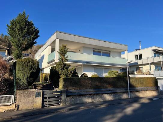 Zweiparteienhaus im oberen Rosenviertel mit herrlichem Ausblick, sehr ruhig gelegen