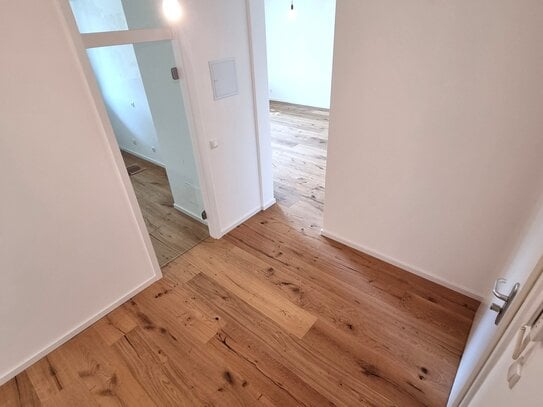 Renovierte Wohnung in München Solln inkl. großer Balkon, TG-Stellplatz uvm.