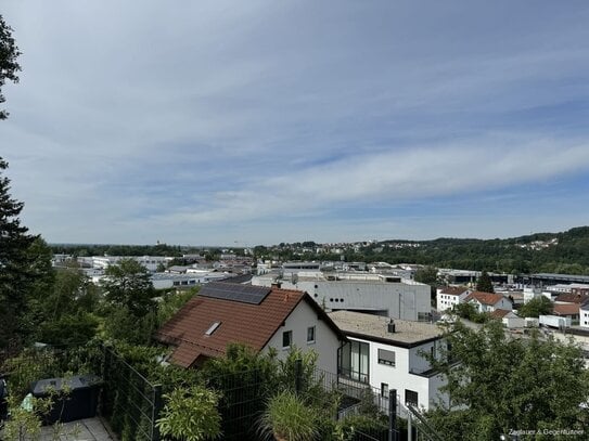 Gehobene Penthouse-Wohnung mit Weitblick über Deggendorf am Stadtrand