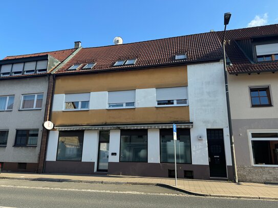 Große Büro- / Ladenfläche mit Schaufenstern in Eckental