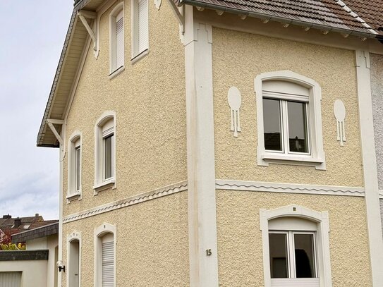 Provisionsfrei! echtes Gladbacher Haus (Doppelhaushälfte) mit Garage in ruhiger Wohnlage