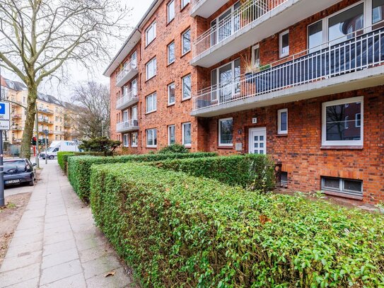 Sanierte 2,5 Zi-Wohnung mit Balkon in toller Lage von Eimsbüttel - Vermietet und courtagefrei