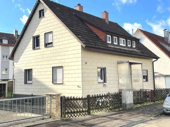 RESERVIERT! Renovieren & Gestalten! Interessantes Einfamilienhaus!