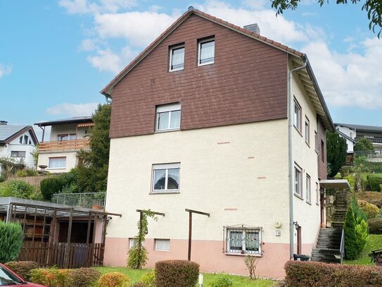 Wohnen in ruhiger Hanglage: Einfamilienhaus mit Weitblick und Charme - ideal für Familien in Heubach