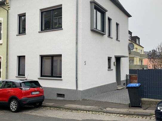 Zweifamilienhaus mit großem Hof und Bauplatz/ KAPITALANLAGE / VON PRIVAT!