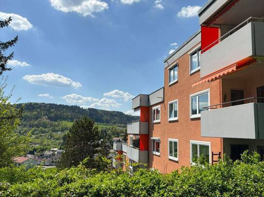 Helle 3-Zimmer-Wohnung mit toller Aussicht, unmöbliert