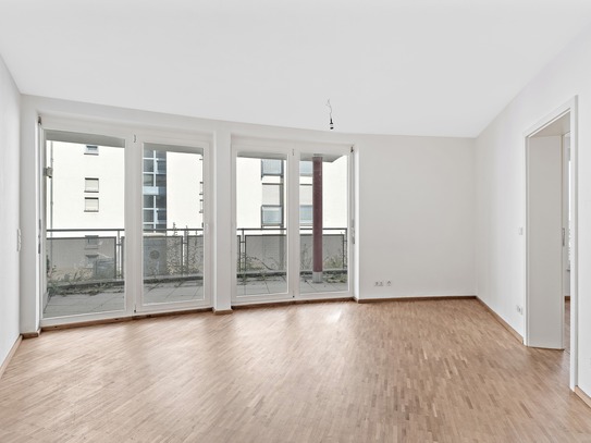 Helle 2 Zimmer Wohnung mit Einbauküche und Balkon