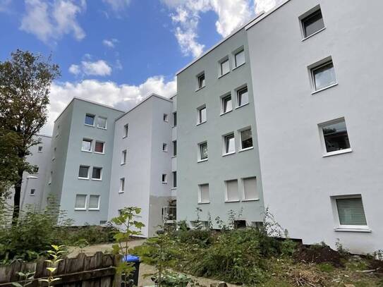Sofort bezugsfrei! Moderne 3 ZKB-Balkon Wohnung in rundum saniertem Mehrfamilienhaus!