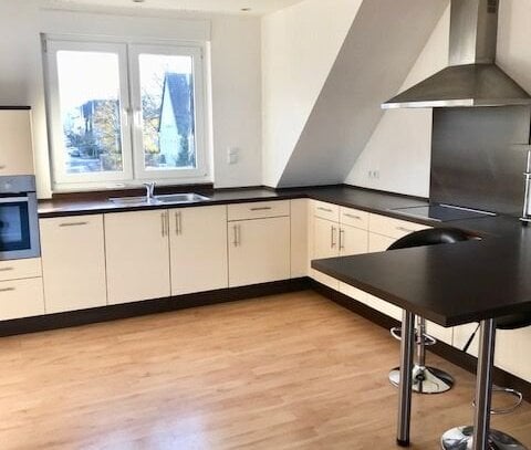 ***Exklusive stilvolle Dachgeschosswohnung in Top-Lage***