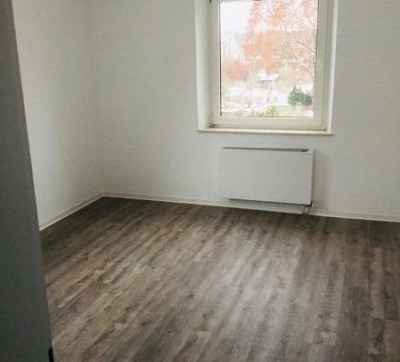 Renovierte, helle 2,5-Zimmer-Wohnung für Altbauliebhaber